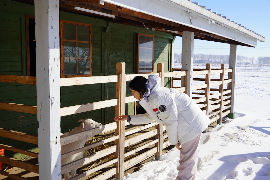 Особенности забивания реечных гвоздей в торец доски без сколов